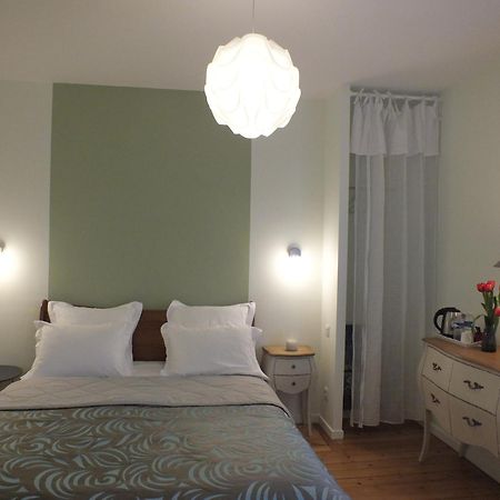 Bed and Breakfast A La Fleur De Lys Langeais Exterior foto