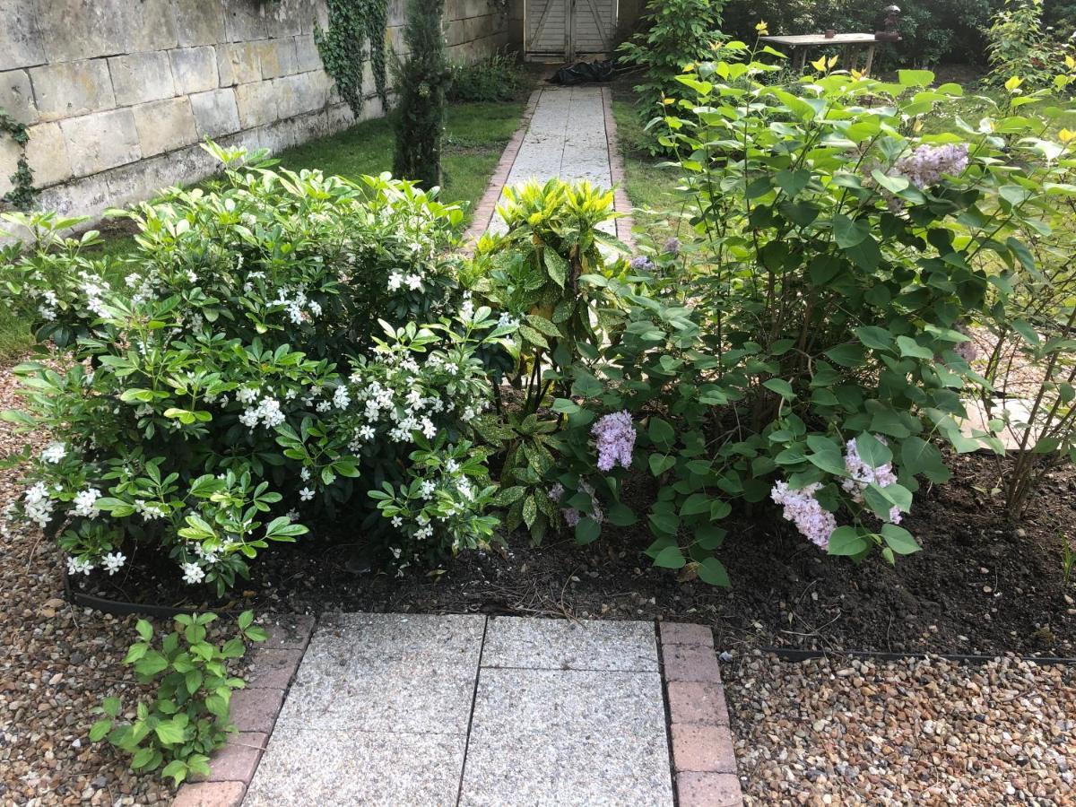 Bed and Breakfast A La Fleur De Lys Langeais Exterior foto