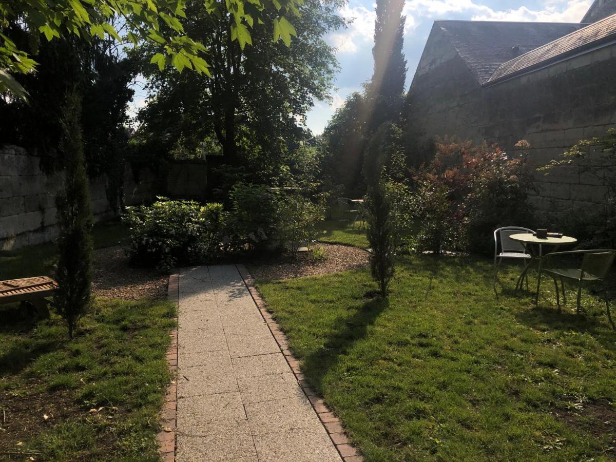 Bed and Breakfast A La Fleur De Lys Langeais Exterior foto