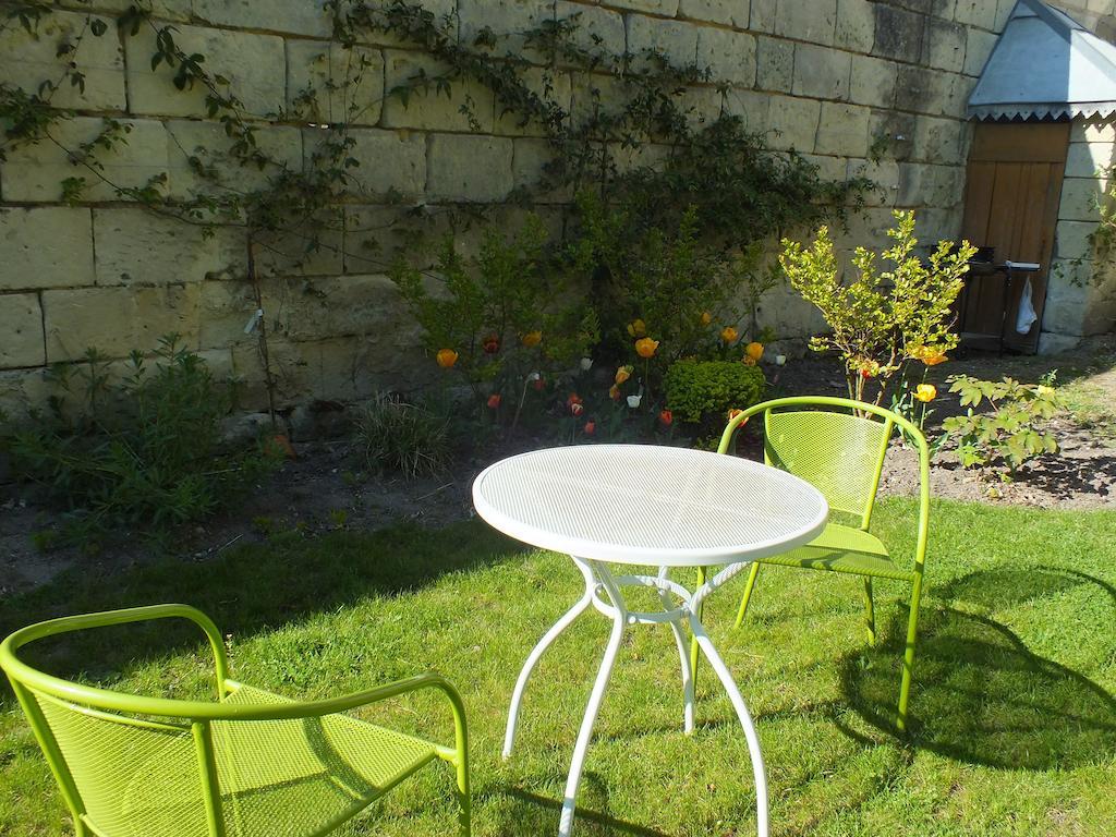 Bed and Breakfast A La Fleur De Lys Langeais Exterior foto